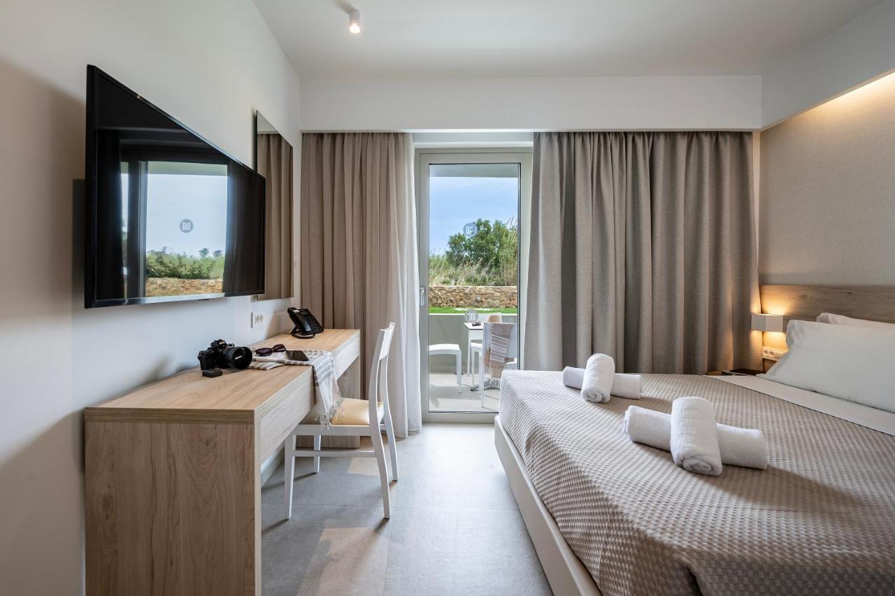 Mythos Suites Hotel Тигаки Экстерьер фото